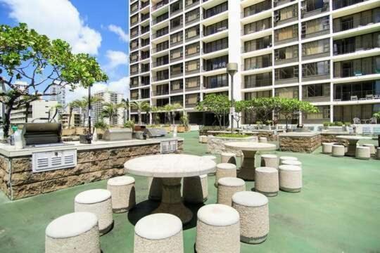 הונולולו Light & Airy 8Th Floor Ocean View Condo With Lanai Condo מראה חיצוני תמונה