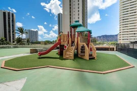 הונולולו Light & Airy 8Th Floor Ocean View Condo With Lanai Condo מראה חיצוני תמונה